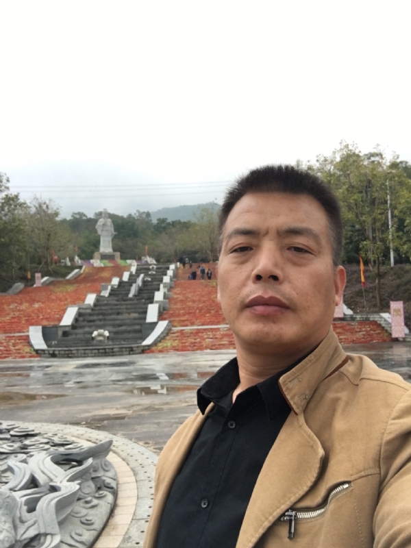 开心的松鼠的第一张照片--福建基督教相亲网
